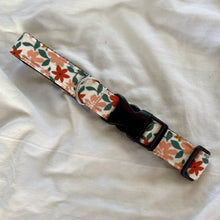 Load image into Gallery viewer, Flower Power Collar