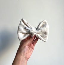 Load image into Gallery viewer, Ivory Bow Tie
